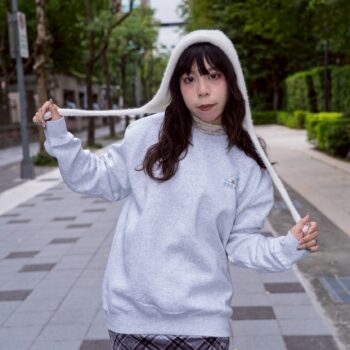  【狗狗(dogdogbengpeng)】吃貨恐龍夢遊趣大學T